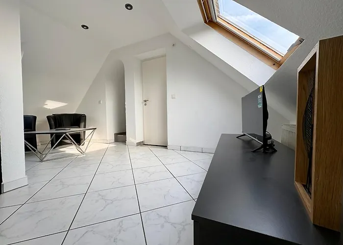 Modernes Auf 2 Etagen, 2 Schlafzimmer Appartement *