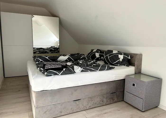 Modernes Auf 2 Etagen, 2 Schlafzimmer Appartement *