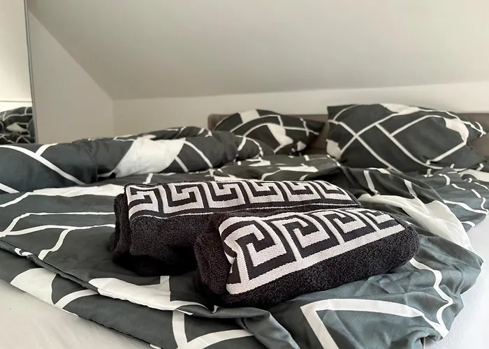 Modernes Auf 2 Etagen, 2 Schlafzimmer Appartement *